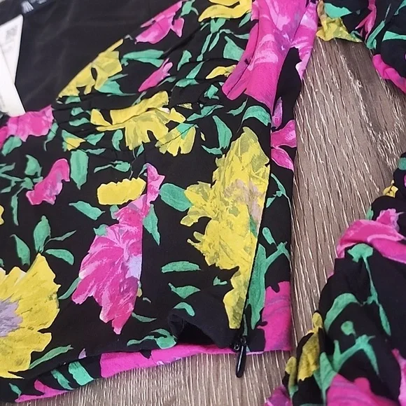 NEW! ZARA Long Sleeve Vibrant Floral Sweetheart Neckline Crop Top XS - Picture 8 of 11